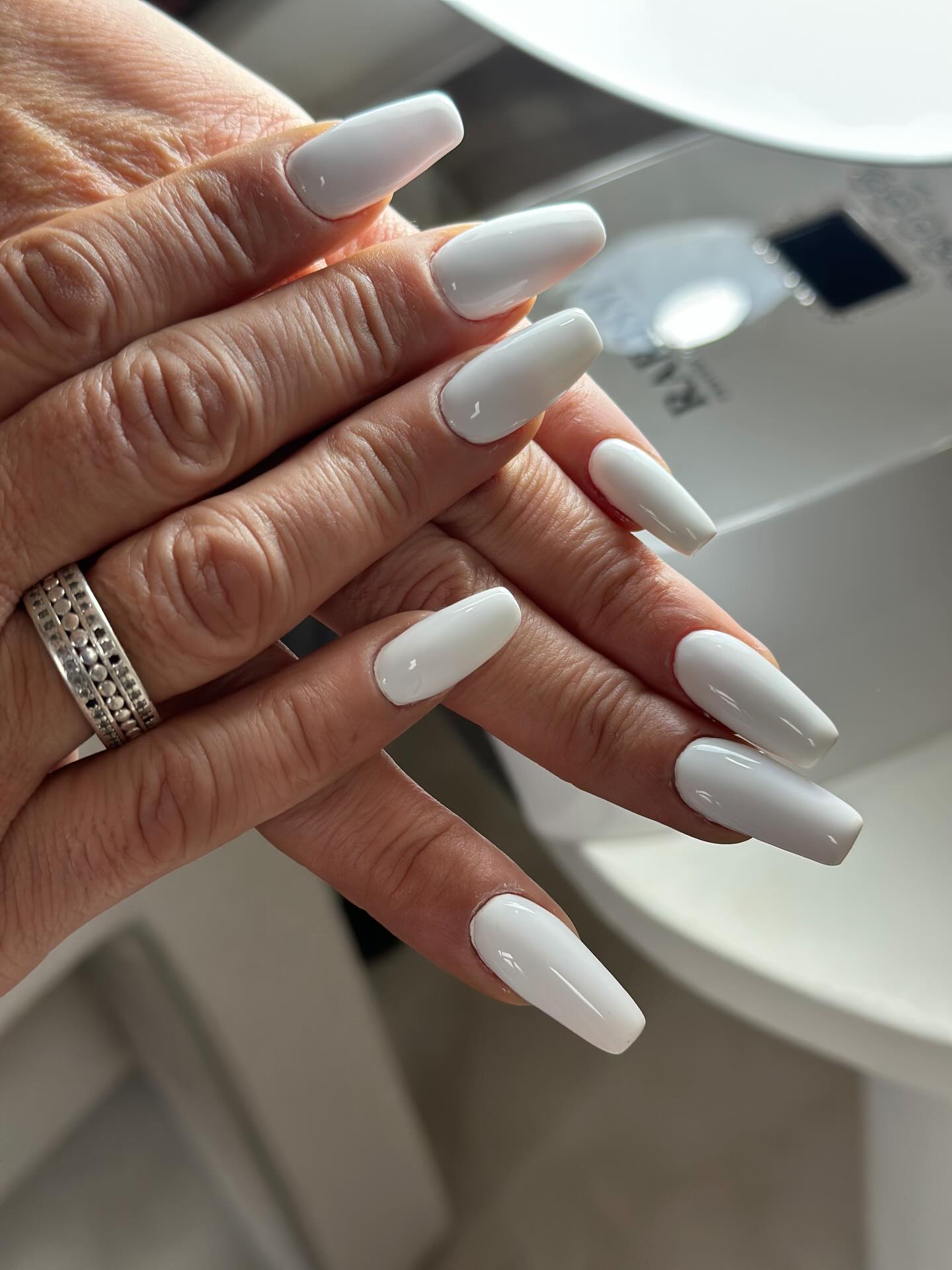 Witte coffin nagels